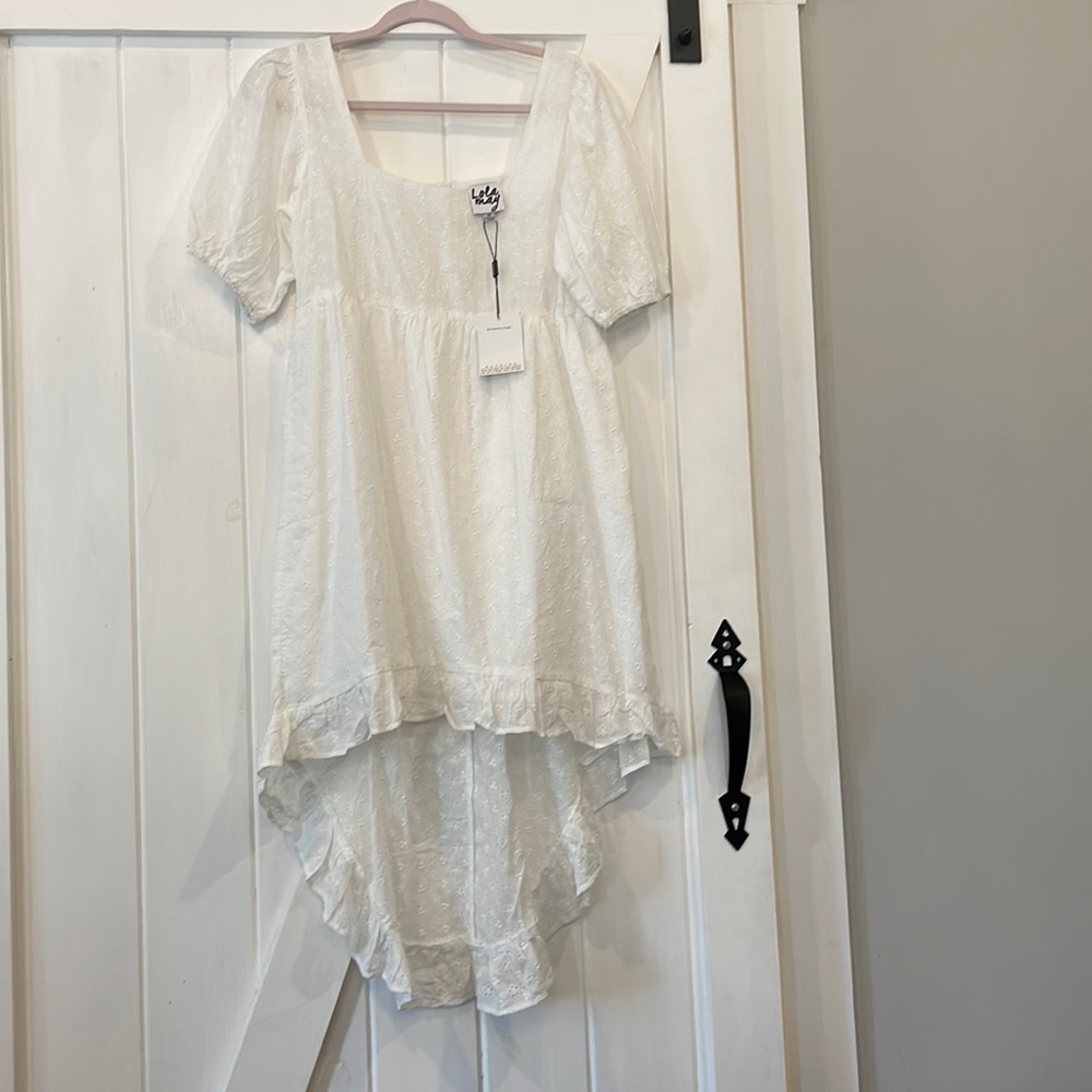White high low sundress. Puff sleeve detail